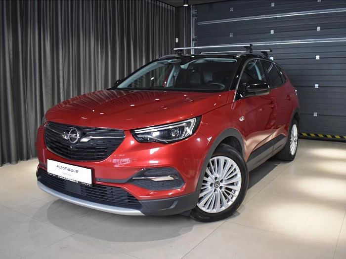 Opel Grandland 1,2 TURBO Selection bezklíč,blis 96 kW automat červená