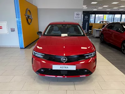 Opel Astra ST Edition 1.2 81 kW MT+výhřev 1.2 Turbo 96kW 81 kW Červená metalíza Kardio