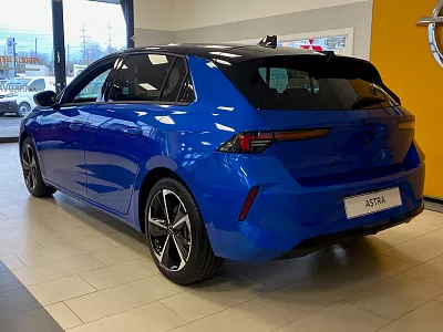 Opel Astra GS 1.2 96 kW MT6+panorama 1.2 TURBO 96kW 96 kW Modrá metalíza