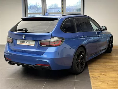 BMW 3 320d M-Sport Touring 135 kW automat modrá